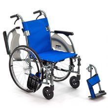 MIKI三貴手動輪椅車CRT-3 藍色 A-19B扶手可掀，掛腳可拆卸 小型便攜輪椅 旅行攜帶方便